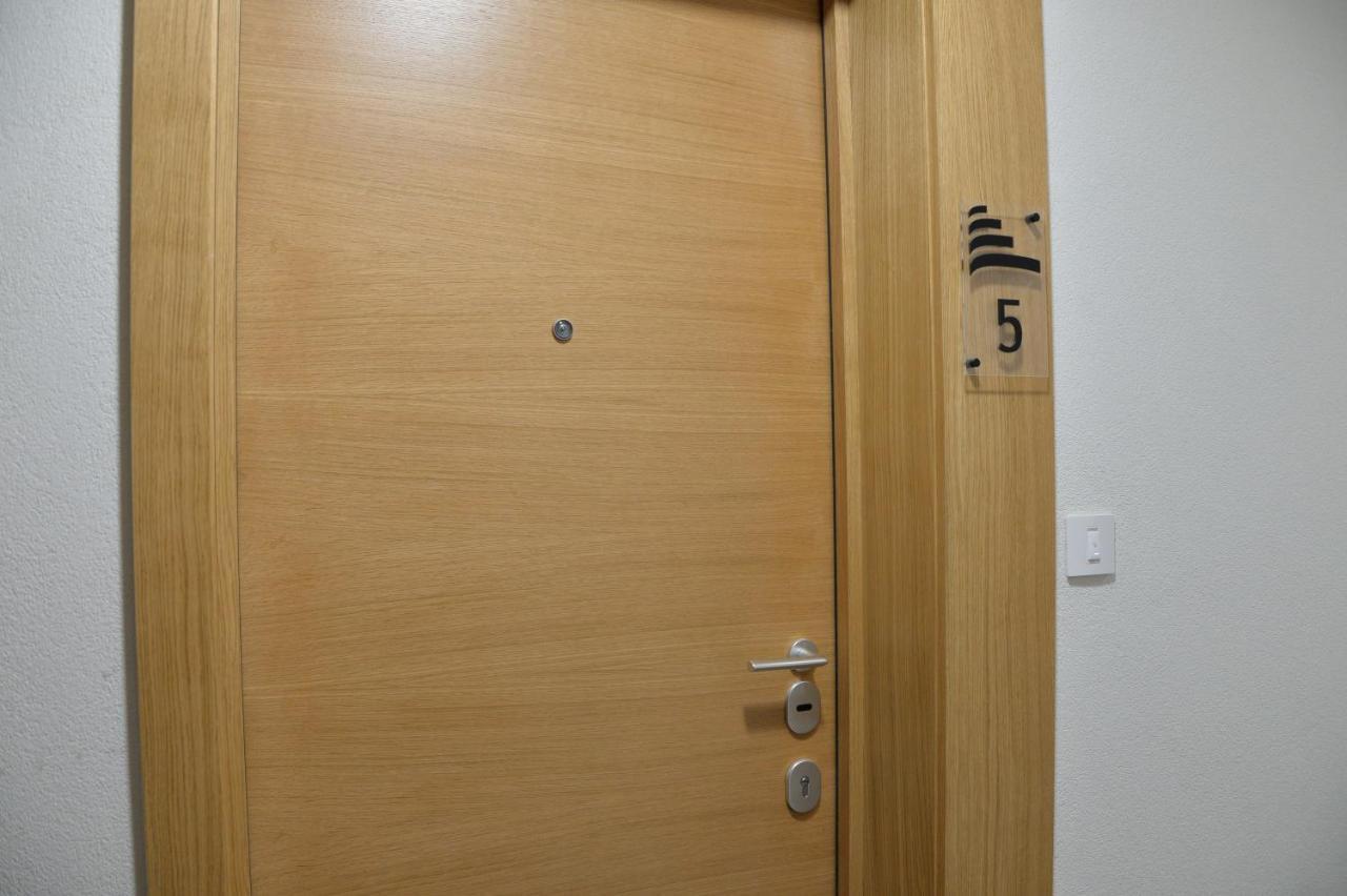 Pupin Palata Business Apartman B5 Нови Сад Екстериор снимка